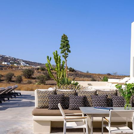 Home Of Lilies Fira  Exterior photo