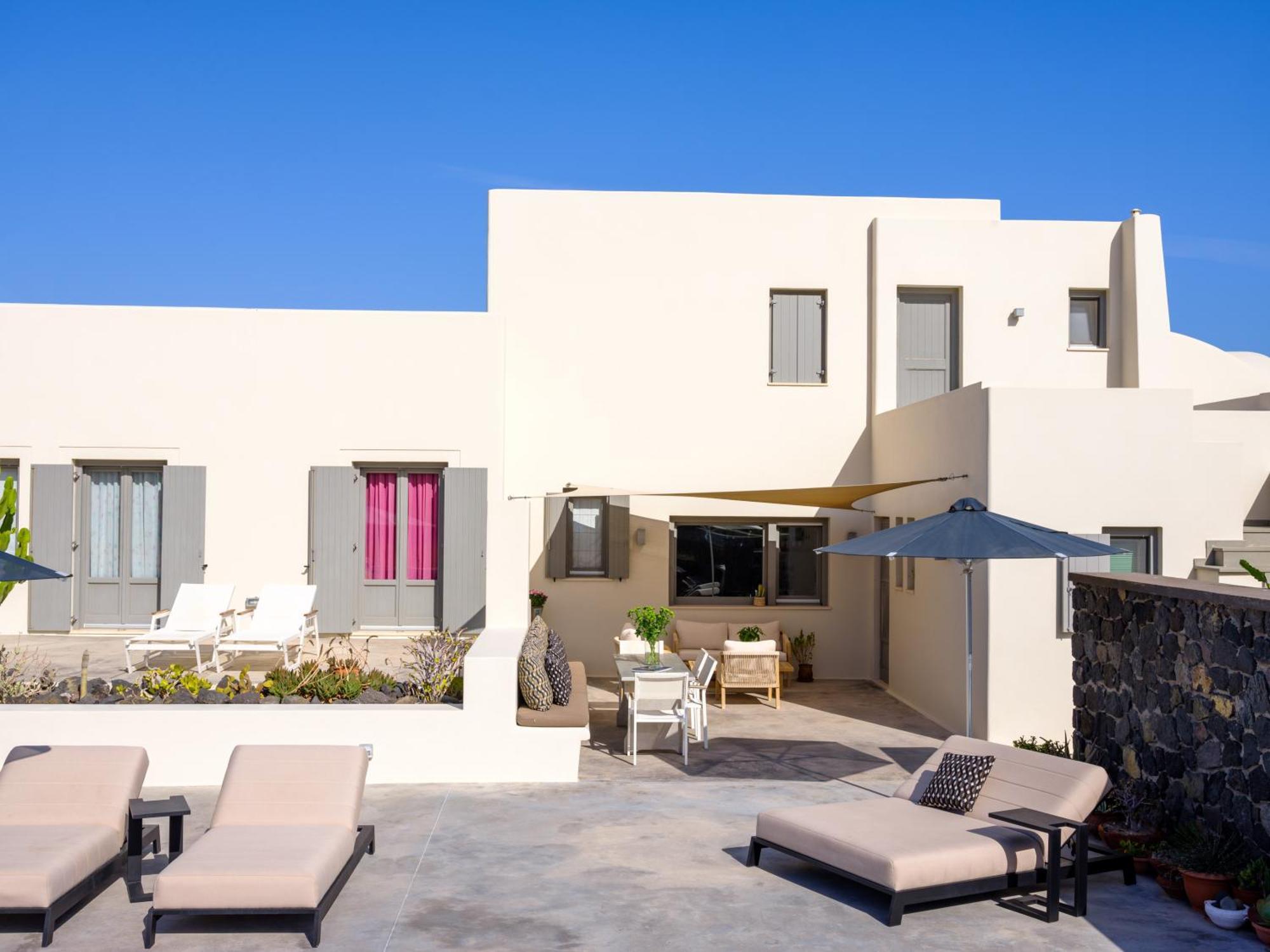 Home Of Lilies Fira  Exterior photo